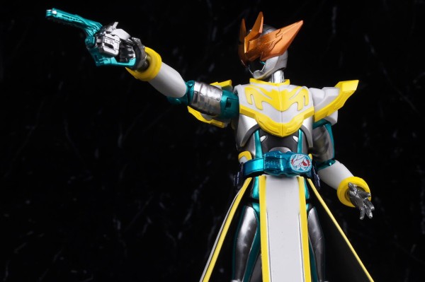 S.H.フィギュアーツ 仮面ライダーライブ バットゲノム
