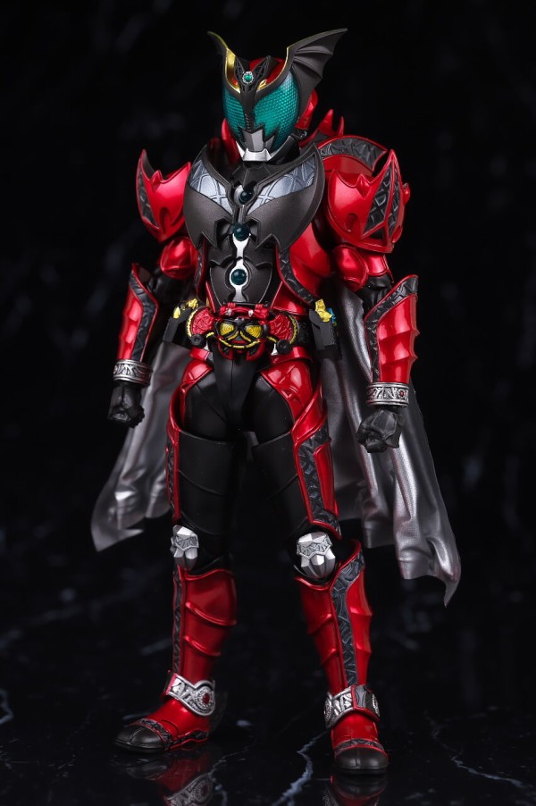 BANDAI - s.h.フィギュアーツ  真骨彫　仮面ライダー　ダークキバ　新品　フィギュア S.H.Figuarts(真骨彫製法) 仮面ライダーダークキバ レビュー