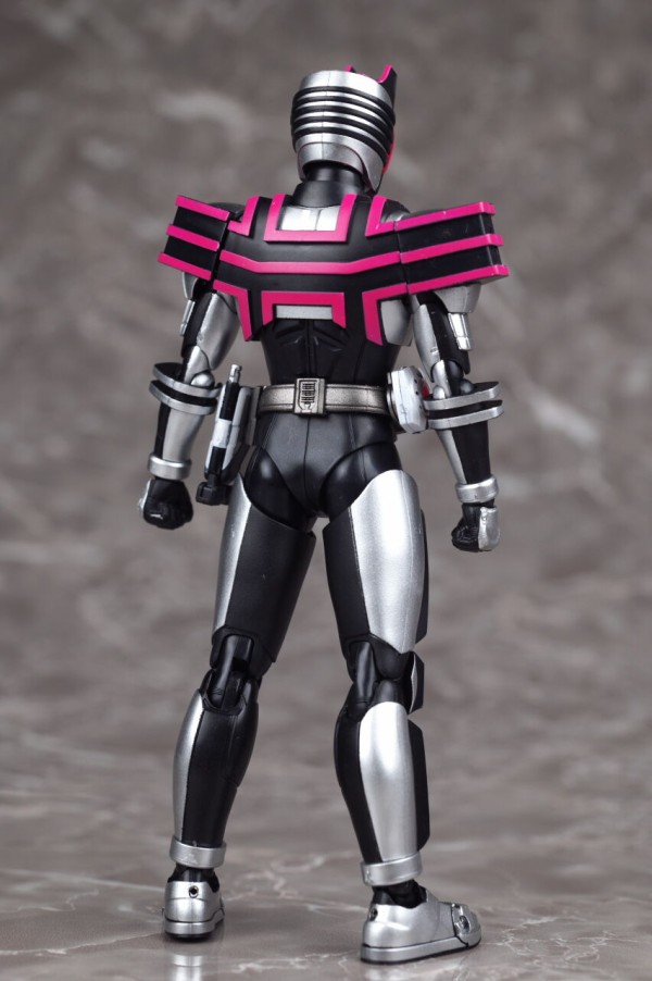 S.H.フィギュアーツ （真骨彫製法） 仮面ライダーディケイド