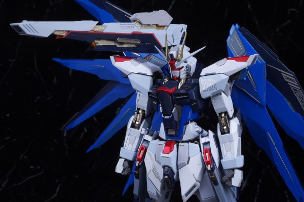 METAL BUILD フリーダムガンダム CONCEPT 2 SNOW SPARKLE Ver. レビュー : はっちゃか