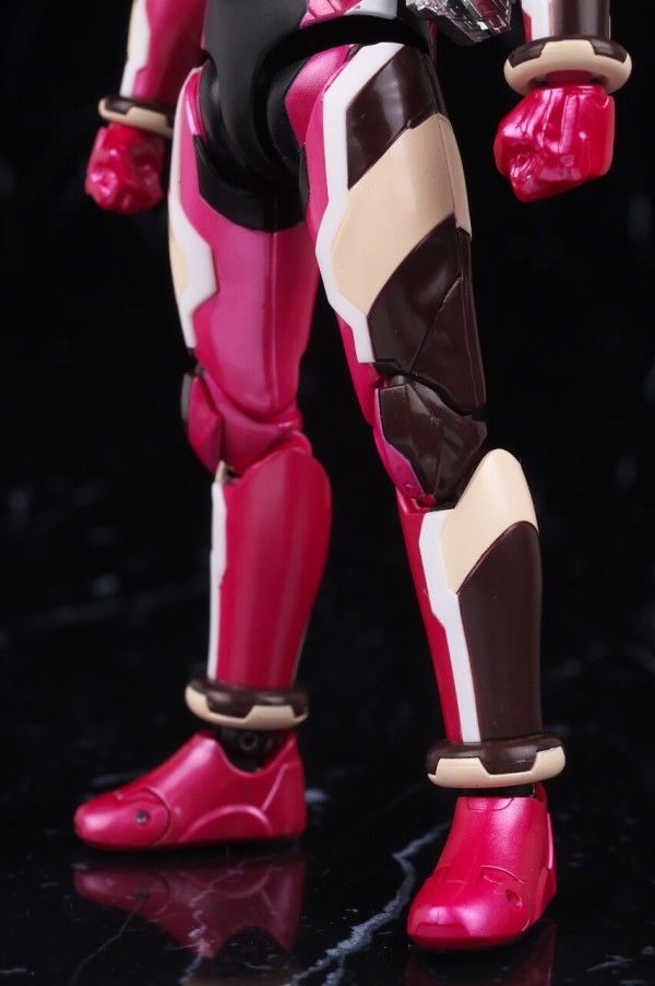 S.H.フィギュアーツ 仮面ライダースラッシュ ヘンゼルナッツと