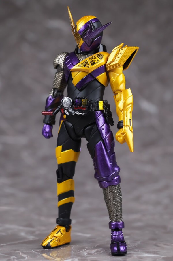 S.H.フィギュアーツ 仮面ライダービルド ニンニンコミック