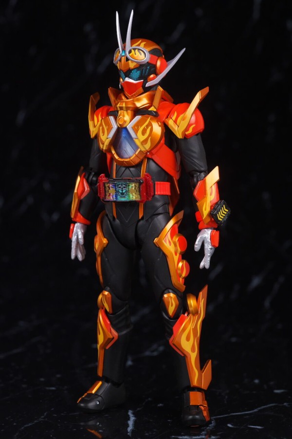 仮面ライダーガッチャード』仮面ライダーファイヤーガッチャード