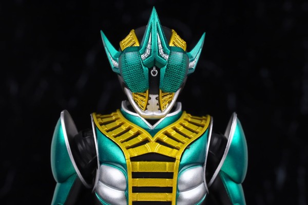 S.H.フィギュアーツ （真骨彫製法） 仮面ライダーゼロノス