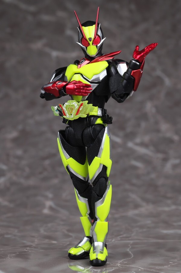 S.H.フィギュアーツ 仮面ライダーゼロツー (イズVer.) レビュー : はっ