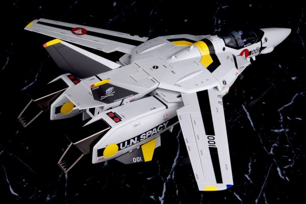 BANDAI - DX超合金 初回限定版VF-1S バルキリー ロイ・フォッカースペシャル Amazon.co.jp: TAMASHII NATIONS DX超合金 超時空要塞マクロス