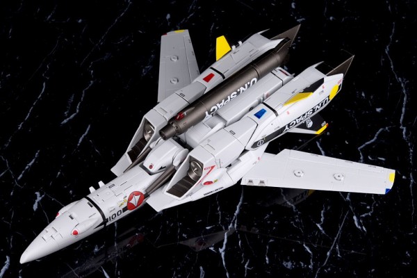DX超合金 初回限定版 VF-1S バルキリー ロイ・フォッカースペシャル Amazon.co.jp: TAMASHII NATIONS DX超合金 超時空要塞マクロス
