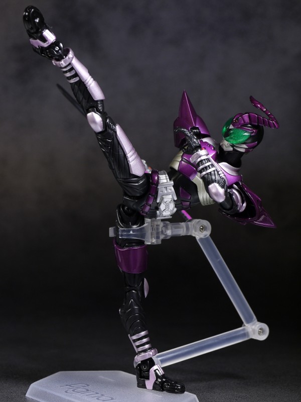 お値下げ‼️ フィギュアーツ　仮面ライダーサソード S.H.フィギュアーツ 仮面ライダーサソード レビュー : はっちゃか