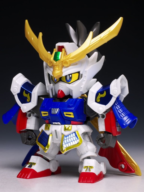 SDガンダム 三国伝 045 真 豪華 翔烈帝 龍装 劉備ガンダム GUNDAM プラ