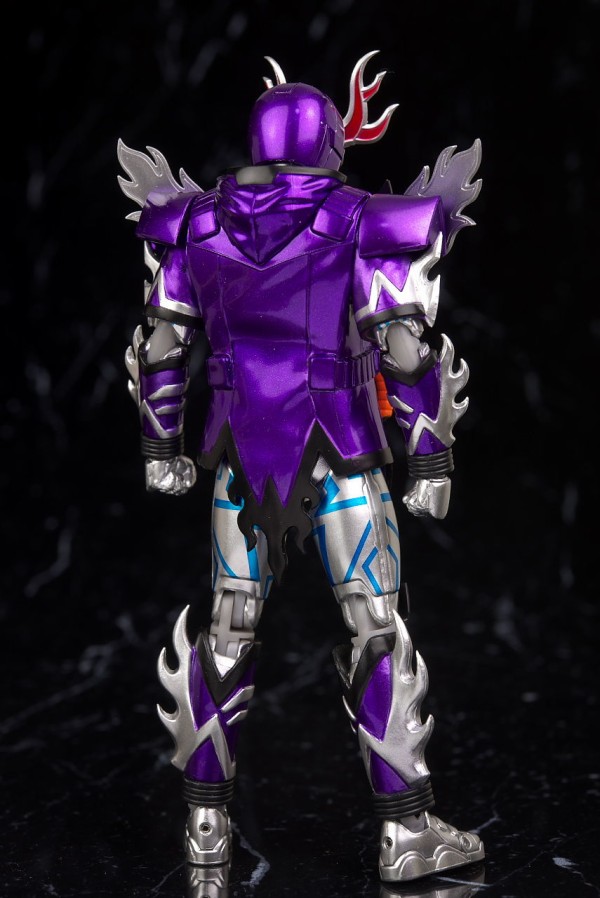 【訳あり】仮面ライダーディープスペクター 仮面ライダークローズ フィギュアーツ 訳あり】仮面ライダーディープスペクター 仮面ライダークローズ
