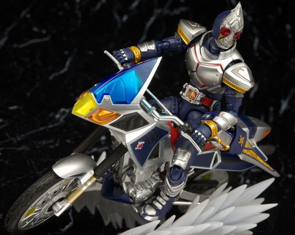 BANDAI - 【未開封品】S.H.フィギュアーツ ブルースペイダー Amazon.co.jp: TAMASHII NATIONS S.H.フィギュアーツ ブルー