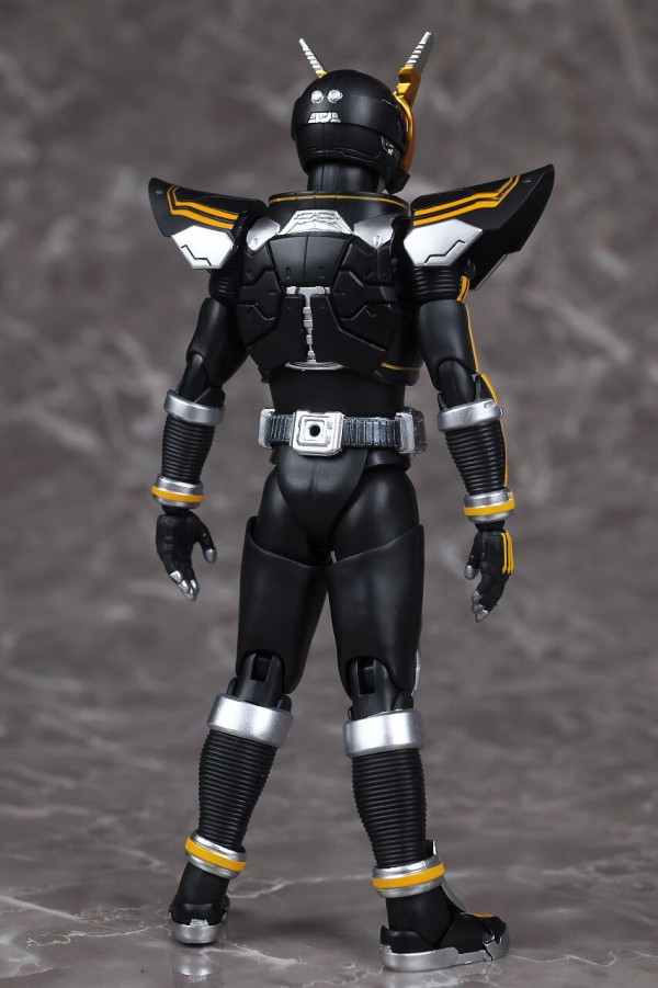 Amazon.co.jp: S.H.Figuarts（真骨彫製法） 仮面ライダー