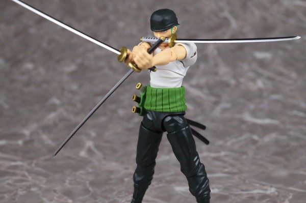 フィギュアーツ ロロノア・ゾロ 冒険の夜明け 徹底レビュー】S.H.Figuarts ロロノア・ゾロ -冒険の夜明け-