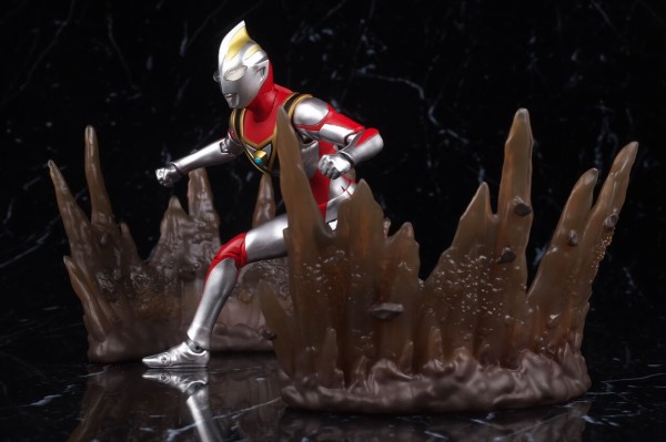 ウルトラマンガイア　真骨頂　フィギュアーツ Amazon.co.jp: TAMASHII NATIONS S.H.フィギュアーツ(真骨彫製法