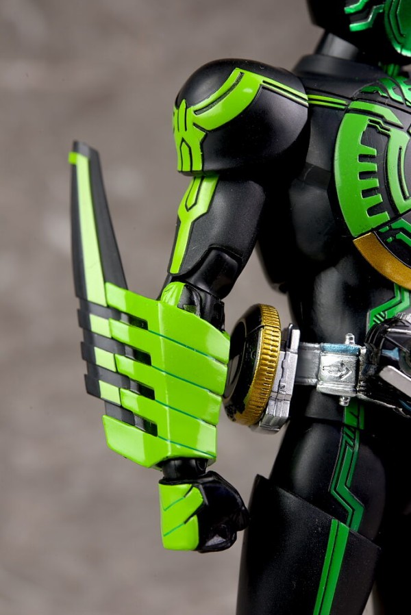 ★改修部分あり★ 真骨彫製法 仮面ライダーオーズ ガタキリバ コンボ Amazon.co.jp: S.H.Figuarts（真骨彫製法） 仮面ライダーオーズ