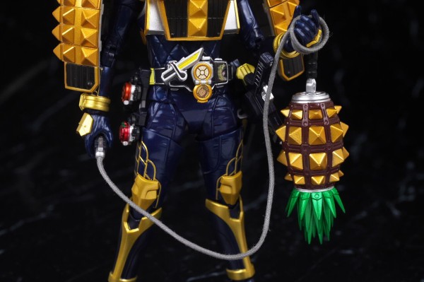 仮面ライダー鎧武 オレンジアームズ真骨彫 アームズチェンジ セット S.H.Figuarts（真骨彫製法） 仮面ライダー鎧武 オレンジアームズ