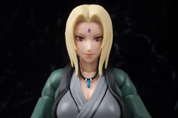 S.H.フィギュアーツ 綱手 -百豪極めし伝説の医療忍者- レビュー : はっ