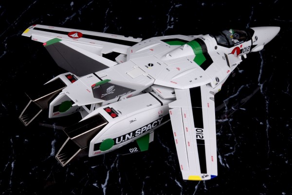 DX超合金 劇場版VF-1A バルキリー（柿崎速雄機） レビュー : は