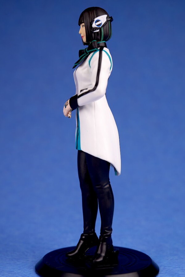仮面ライダーゼロワン 鶴嶋乃愛公認 イズ フィギュア　プレミアムバンダイ限定 Amazon.co.jp: 仮面ライダーゼロワン 鶴嶋乃愛公認 イズ