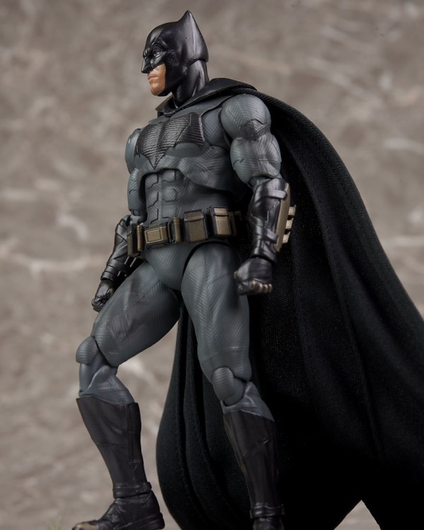 S.H.フィギュアーツ バットマン(JUSTICE LEAGUE) レビュー : は