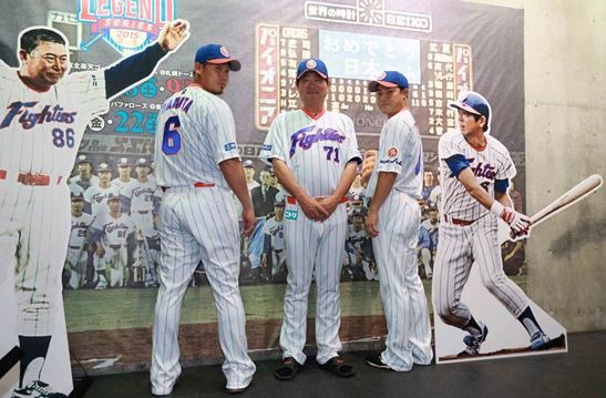 日本ハムファイターズが1981年初優勝時の復刻ユニフォームで試合 : 80