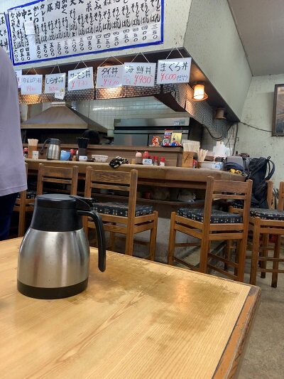 姫路 中央卸売市場 大衆食堂「新竹三楽」 : 安いネタ！旨いネタ