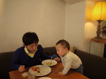 赤ちゃんとランチ 表参道 ピザ サルバトーレ 子連れでランチ 旅行 イクメンブログ