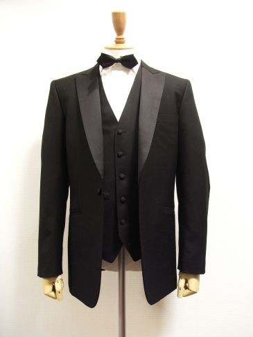 タキシードの由来とは？（スモーキングジャケット） 洋服物語⑬