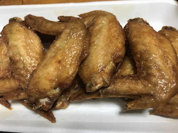 函館 有名店 五稜郭駅前 大林の手羽先はいつもこうやって食べてる はこある 函館のグルメ情報など 函館 有名店 五稜郭駅前 大林の手羽先はいつもこうやって食べてる はこある 函館のグルメ情報など
