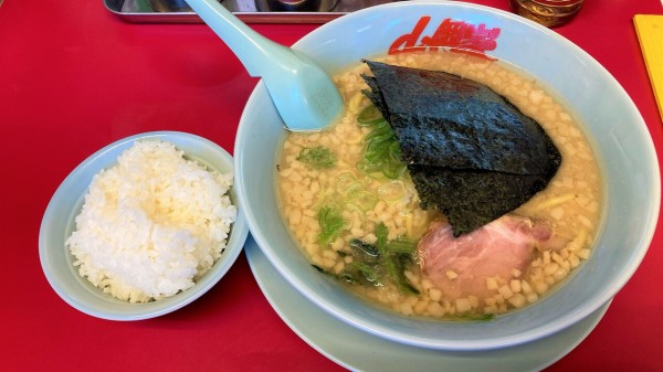 山岡家サービス券10枚揃う】引き換えラーメンはお金払って食べるのと