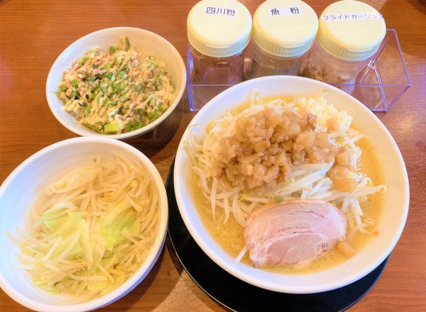 ポンコツらーめん様 見下ろす