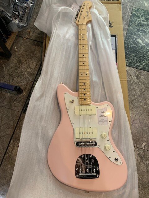 Fender MIJ Junior Collection Jazzmasterと MIJ Heritage 70s Fender MIJ Junior Collection Jazzmasterと MIJ Heritage 70s