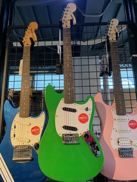 Fender SQUIER SONIC MUSTANG LIME GREENが入荷しました！ : 音の博信