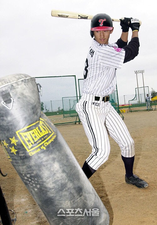 韓国プロ野球） パク・ヨンテク 通算 ２，５００安打 達成 : 野球場へ 