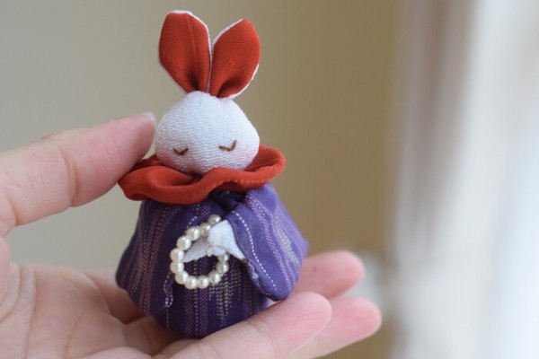 ちりめんで作る可愛い縁起物】ミニサイズの「うさぎ地蔵」を手作り