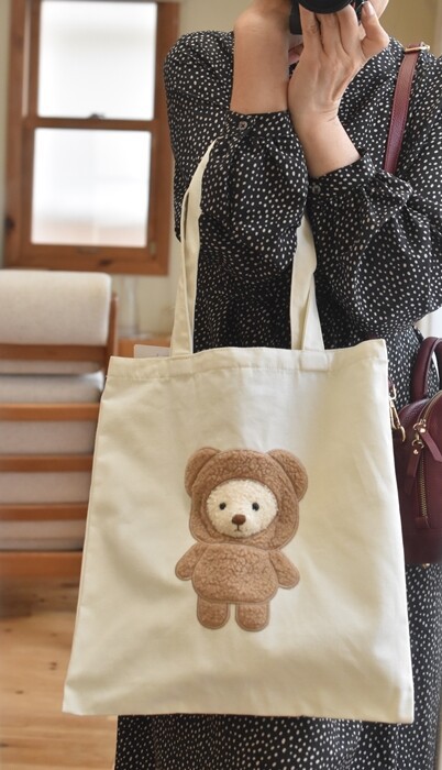 クマ顔トートバッグ ベージュ キャンドゥ購入品】話題の「顔出しトートバッグ」が可愛すぎる！何の顔