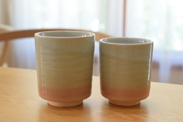 自分へのお土産】萩焼の一輪挿し♪涼し気でとっても綺麗【買って 自分へのお土産】萩焼の一輪挿し♪涼し気でとっても綺麗【買って