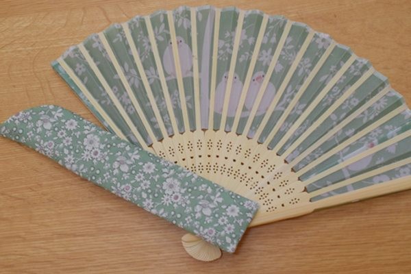 リバティ 扇子入れを手作り 簡単だけどオシャレ 作り方つき Happy Go Lucky 心地いい暮らしのコツ Powered By ライブドアブログ リバティ 扇子入れを手作り 簡単だけどオシャレ 作り方つき Happy Go Lucky 心地いい暮らしのコツ Powered By ライブドアブログ