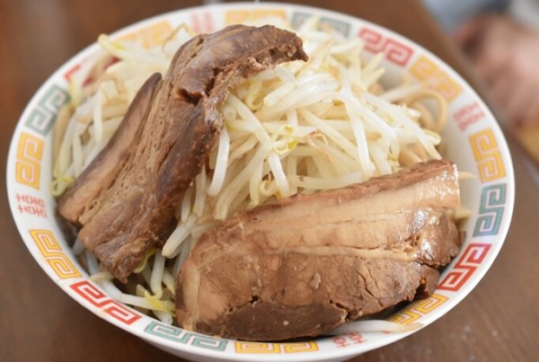 自宅で二郎系ラーメンを再現】SNSで話題！セブンで買えるラーメン