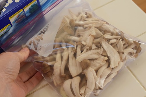 キノコは安いときに買って冷凍保存すればいいのね！…と思ったら…失敗 