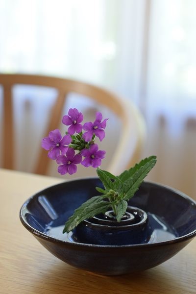 自分へのお土産】萩焼の一輪挿し♪涼し気でとっても綺麗【買って