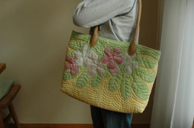 ハワイアンキルト　ハンドメイド　ナル　プルメリアトートバッグ ハワイアンキルト ハンドメイド ナル プルメリアトートバッグ