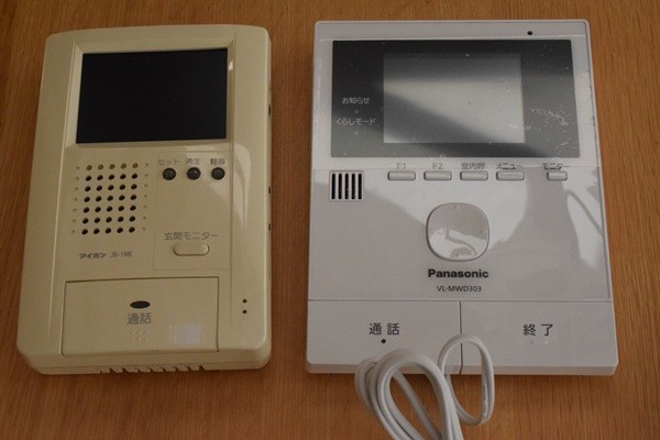 テレビドアホンの玄関カメラを設置 シーリング コーキング もしてみました 屋外編 Happy Go Lucky 心地いい暮らしのコツ Powered By ライブドアブログ