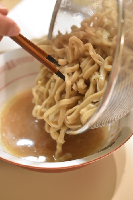 自宅で二郎系ラーメンを再現】SNSで話題！セブンで買えるラーメン