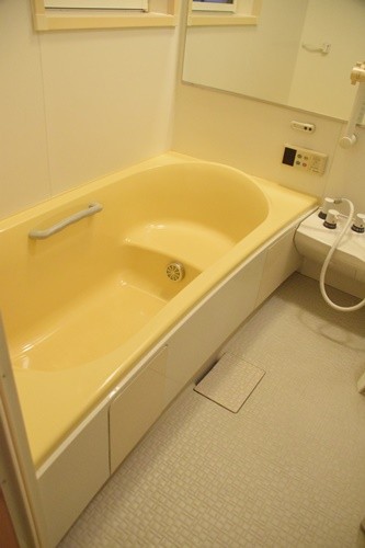 浴槽握りバーの交換が大ごとに】前編：素人が下手にいじる