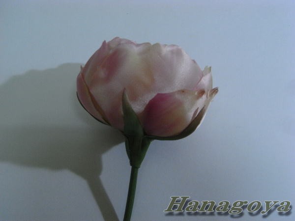 カップ咲きのバラとライラックのいよいよブーケ作りです 花小屋日記