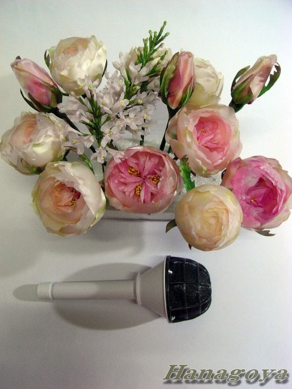 カップ咲きのバラとライラックのいよいよブーケ作りです 花小屋日記