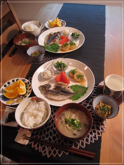 ショップ イッタラ食器ごはん写真