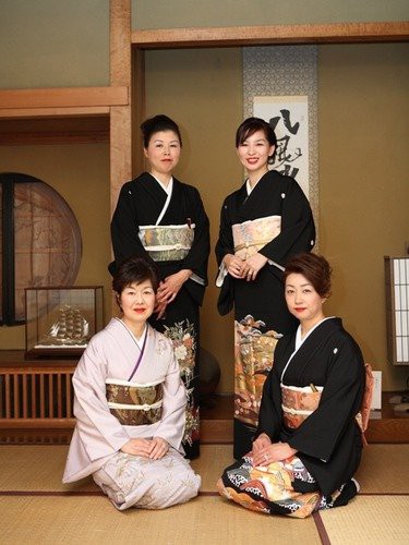 黒留め袖 正絹 （お話中）