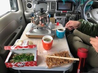 エブリィワゴンでの調理テーブルはコレ 彡 ゆるゆる登山と車中メシ日記